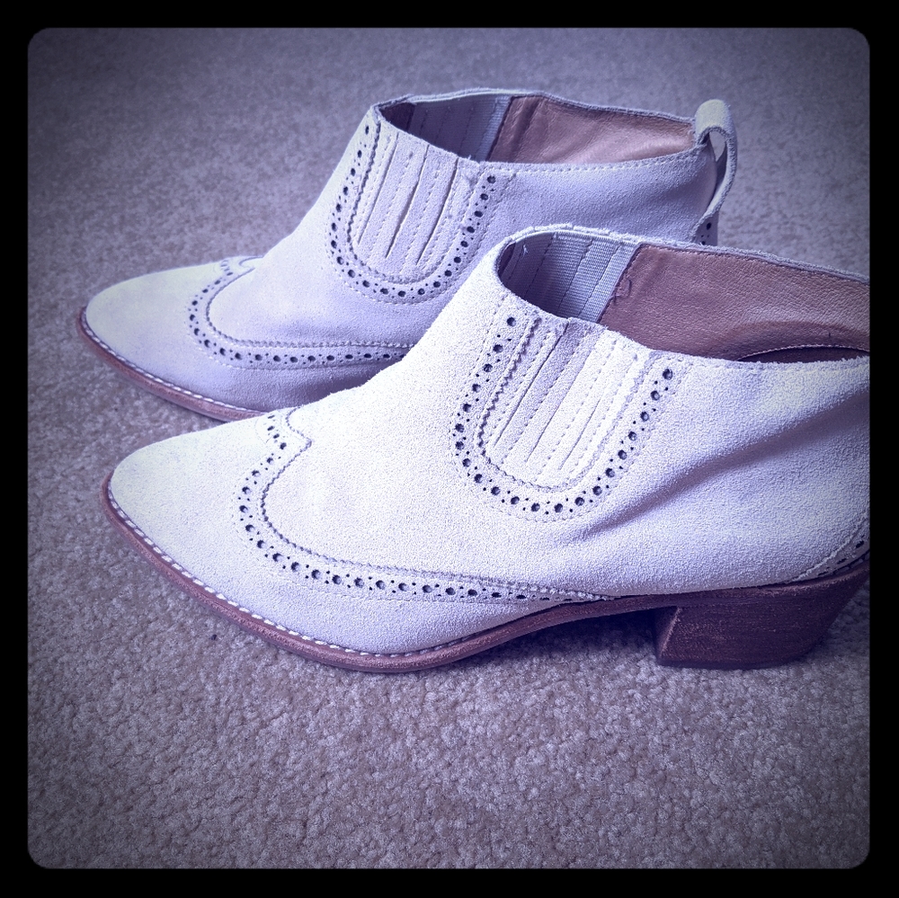 Cream suede Madewell ankle booties